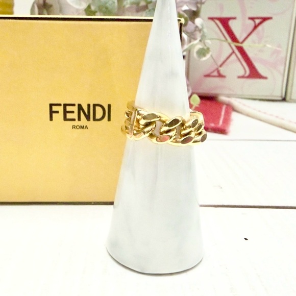 Gold Fendi Chain Ring - Picture 4 of 7